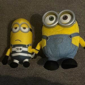 Bundle - Two minion plush toys